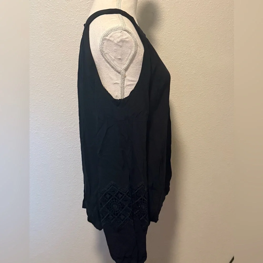Express cold shoulder top size S